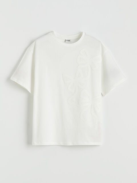 LCW Kids Bisiklet Yaka Fiyonk Nakışlı Kız Çocuk Tişört - S6H595Z4-FDU