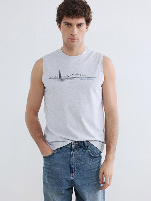 LCWAIKIKI Classic Bisiklet Yaka Baskılı Erkek Kolsuz Tişört