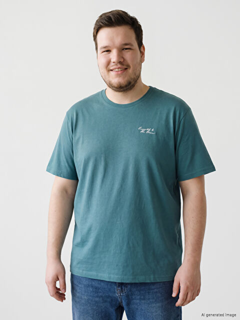 LCWAIKIKI Classic Bisiklet Yaka Nakışlı Erkek Tişört