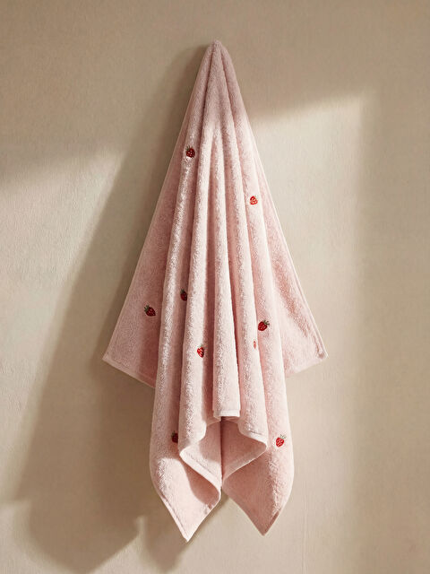 LCW HOME Çilek Nakışlı Banyo Havlusu 70x140 cm - S6HQ27Z8-ZWU