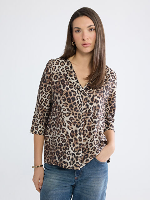 LCWAIKIKI Classic Kaçık Yaka Leopar Desenli Bluz - S6HS15Z8-LQB
