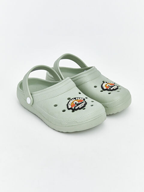 LCW STEPS صنادل شاطئية للأولاد بطبعة المنتزه الوطني