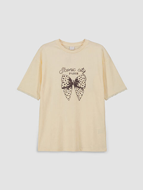 LCW Kids Bisiklet Yaka Fiyonk Baskılı Kız Çocuk Tişört