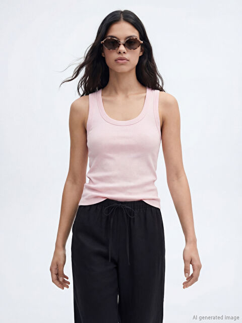 XSIDE قميص داخلي نسائي برقبة على شكل U