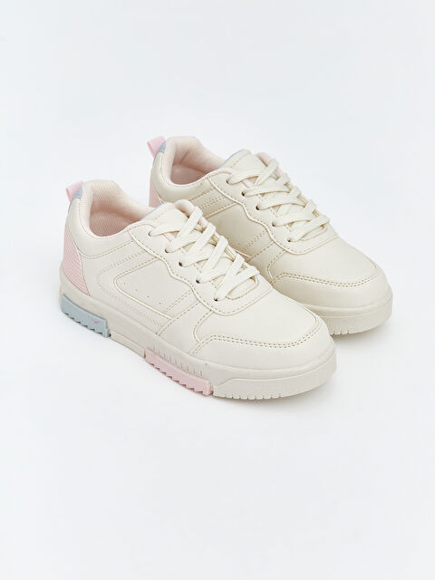 LCW STEPS Bağcıklı Kalın Tabanlı Kız Çocuk Spor Ayakkabı - S6I635Z4-FE8