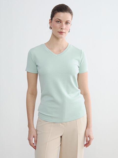 LCW EVERYDAY V Yaka Soft Touch Kadın Tişört	 - S6I981Z8-G4G
