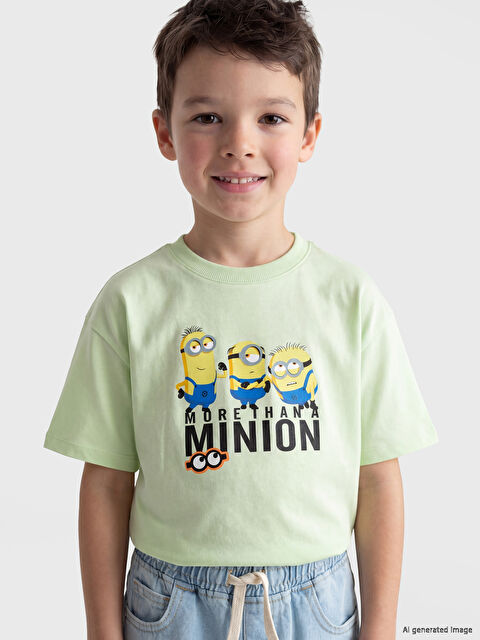 LCW Kids Bisiklet Yaka Minions Baskılı Erkek Çocuk Tişört