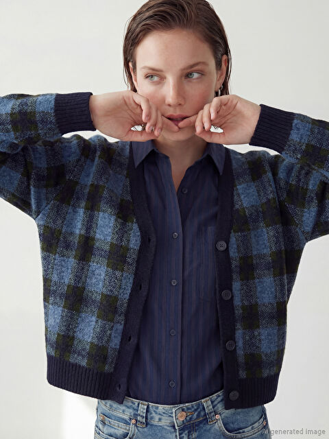 LCW Vision V Yaka Ekose Oversize Kadın Triko Hırka - S6IR35Z8-LLC