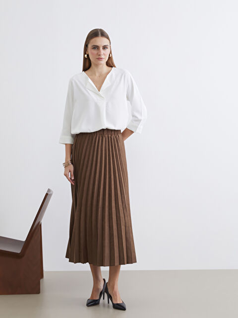 LCWAIKIKI Classic Beli Lastikli Süet Görünümlü Pileli Etek - S6J295Z8-DFV