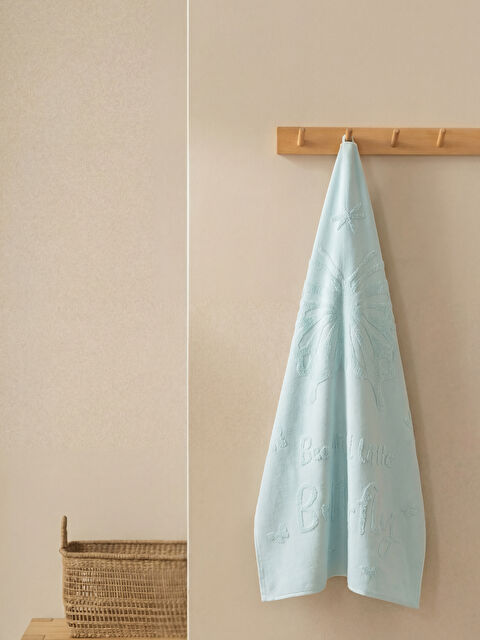 LCW ECO Desenli Kız Çocuk Plaj Havlusu 70x140 cm - S6J635Z4-FS0