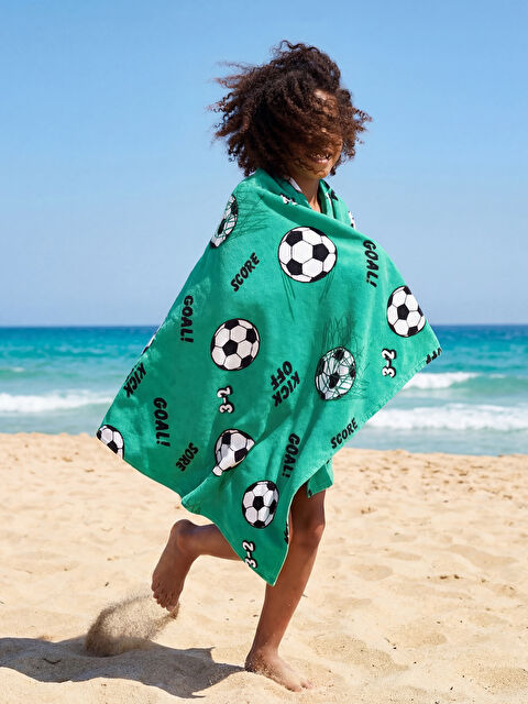 LCW ACCESSORIES Futbol Topu Baskılı Erkek Çocuk Plaj Havlusu