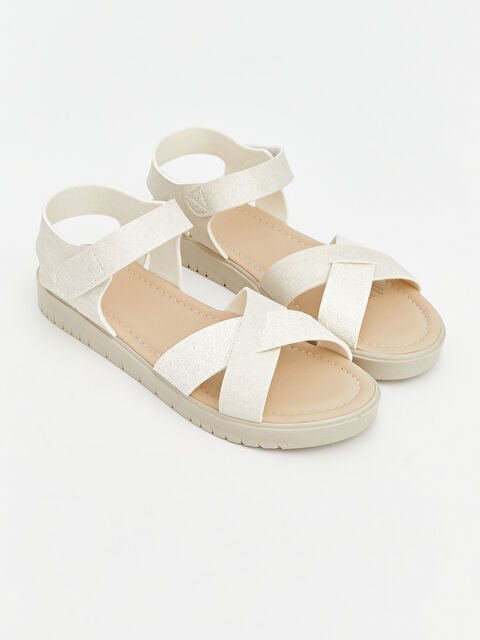 LCW STEPS Çapraz Bantlı Kız Çocuk Sandalet - S6JB03Z4-VZV