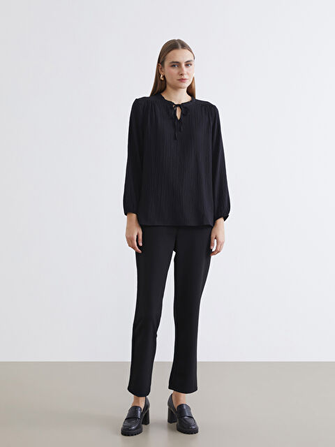 LCWAIKIKI Classic Beli Lastikli Havuç Kesim Kadın Pantolon - S6JG85Z8-CVL