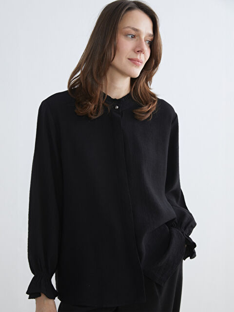 LCW Grace Fırfırlı Hakim Yaka Dokulu Kadın Gömlek - S6JN27Z8-CVL