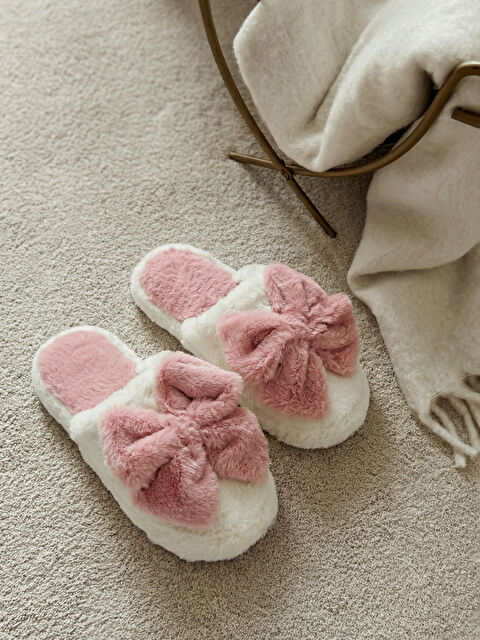 LCW STEPS Fiyonk Figürlü Kadın Pelüş Ev Terliği - S6JO18Z8-J5E