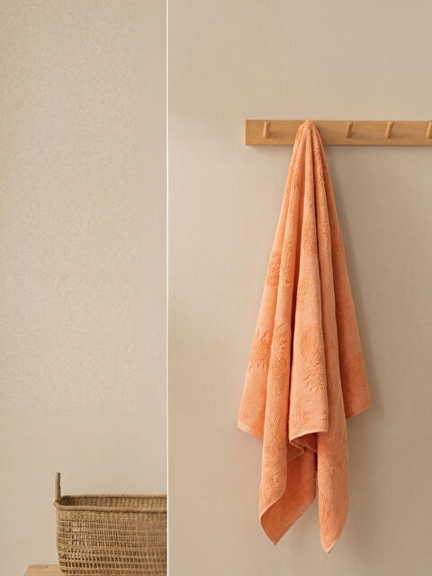 LCW ECO Desenli Kadın Pamuklu Havlu 70x140 cm - S6K775Z8-FHN