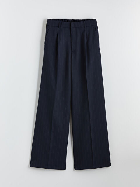 LCWAIKIKI Classic Beli Lastikli Çizgili Kadın Pileli Pantolon - S6K796Z8-LGS