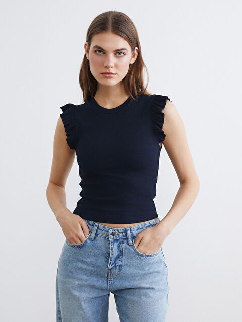 LCW ECO Bisiklet Yaka Fırfırlı Kadın Atlet - S6K942Z8-1Q2