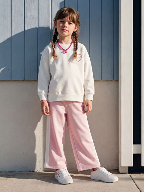 LCW Kids Bisiklet Yaka Baskılı Kız Çocuk Soft Touch Sweatshirt - S6KC66Z1-LXH