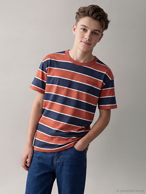 LCW Kids Bisiklet Yaka Çizgili Erkek Çocuk Tişört