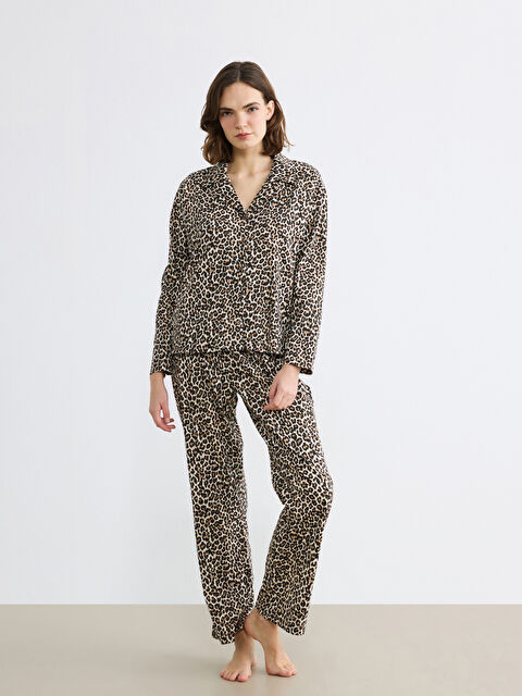 LCW DREAM Gömlek Yaka Leopar Desenli Kadın Pijama Takımı - S6KT55Z8-LQB