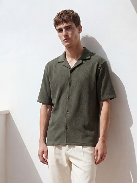 LCW Vision Regular Fit Resort Yaka Erkek Gömlek