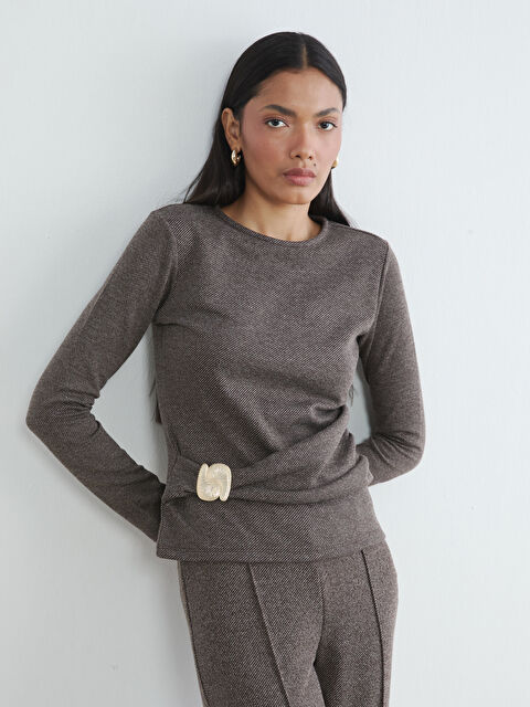 LCWAIKIKI Classic Bisiklet Yaka Büzgülü Toka Detaylı Bluz - S6KV23Z8-L9M