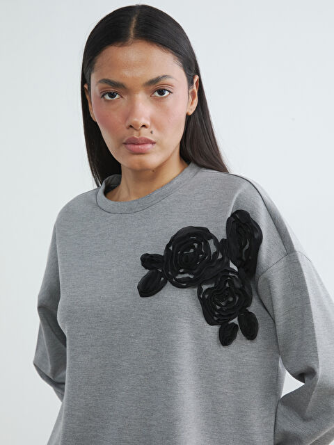 LCWAIKIKI Classic Çiçek Aplikeli Oversize Kadın Sweatshirt Tunik - S6KY39Z8-L8N