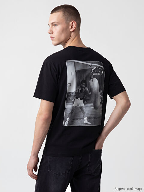 XSIDE Bisiklet Yaka Muhammed Ali Baskılı Erkek Tişört