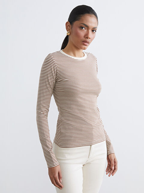 LCWAIKIKI Basic Bisiklet Yaka Çizgili Kadın Tişört - S6L034Z8-ELZ