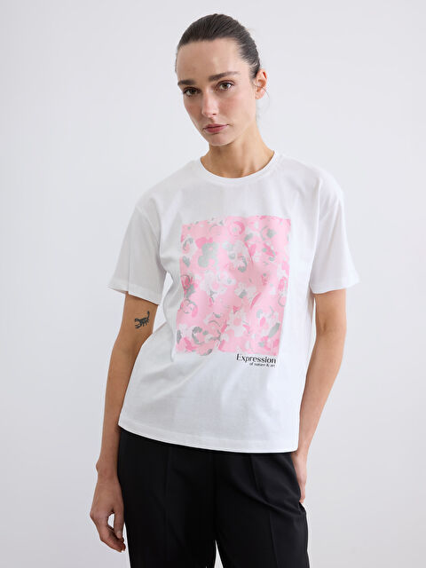 LC WAIKIKI Bisiklet Yaka Baskılı Kadın Tişört - S6L122Z8-J5E