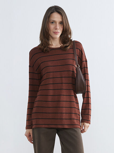 LCW Grace Bisiklet Yaka Çizgili Kadın Tişört - S6L766Z8-LEW