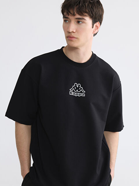 Kappa LC WAIKIKI Bisiklet Yaka Kappa Baskılı Erkek Tişört