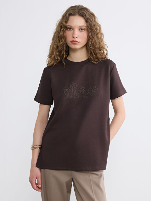 LCW Modest Bisiklet Yaka Nakışlı Kadın Tişört - S6LB96Z8-HMK