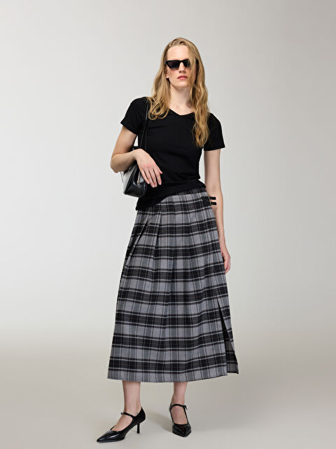 LCW EVERYDAY V Yaka Kadın Tişört