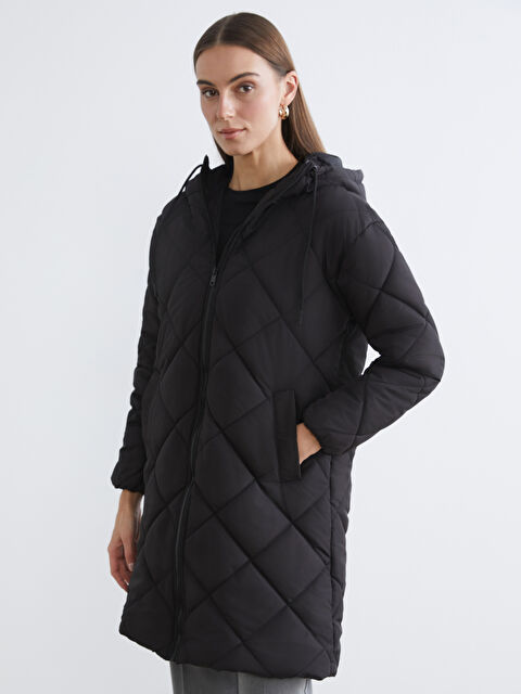 LCWAIKIKI Classic Kapüşonlu Kapitone Kadın Şişme Mont - S6LI21Z8-CVL