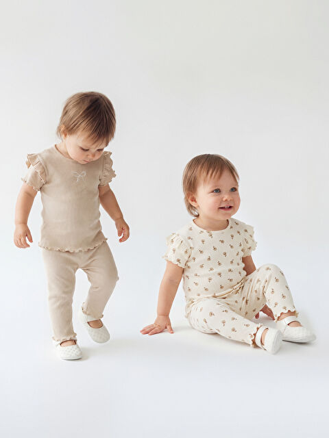 LCW baby Bisiklet Yaka Fırfırlı Kız Bebek Tişört 2'li - S6LK65Z1-LRB