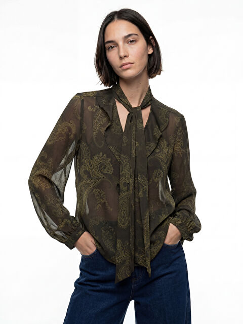 LCW STUDIO Fular Yaka Desenli Şifon Bluz