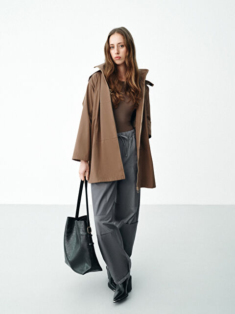 LCW Limitless Kolay Giyilebilir Yanlardan Cırt Kapamalı Kadın Yağmurluk - S6LM04Z8-9A0