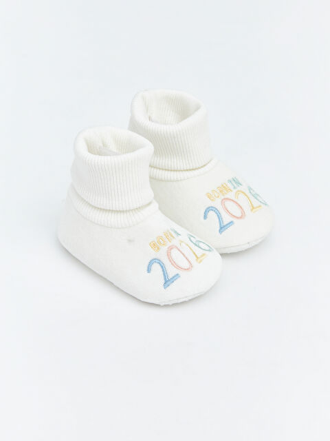 LCW STEPS Nakışlı Kız Bebek Çoraplı Ev Ayakkabısı - S6LO49Z1-Q6K