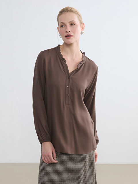 LCW Grace Fırfırlı Kaçık Yaka Bluz	 - S6LO60Z8-2OX