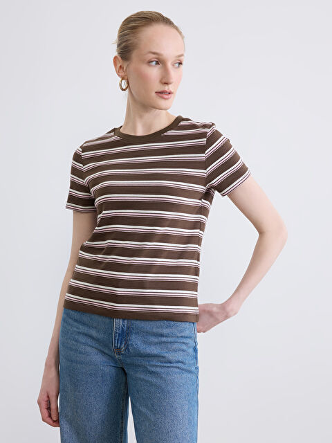LC WAIKIKI Bisiklet Yaka Çizgili Kadın Tişört - S6LV72Z8-K00