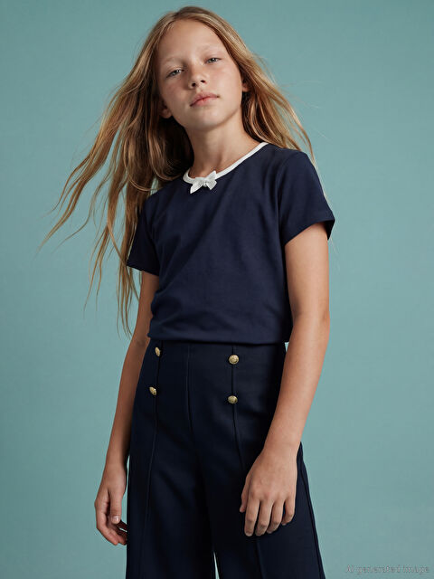 LCW Kids Bisiklet Yaka Fiyonk Detaylı Kız Çocuk Tişört - S6LY95Z4-HJK