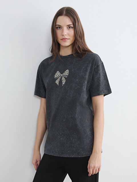 LCW Comfort Leoparlı Fiyonk Baskılı Kadın Tişört - S6M055Z8-502