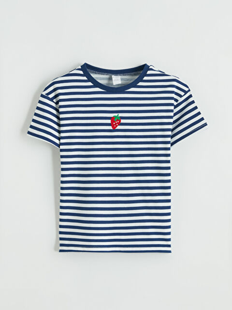 LCW Kids Bisiklet Yaka Nakışlı Kız Çocuk Tişört - S6M122Z1-LGP