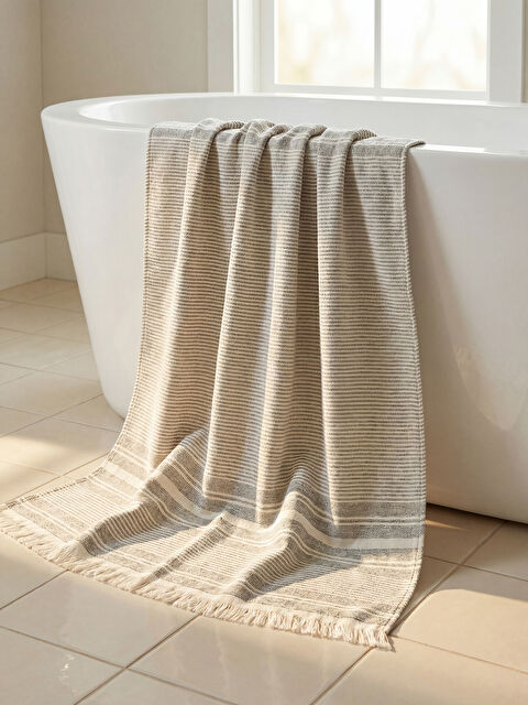 LCW ACCESSORIES Püsküllü Erkek Plaj Havlusu 70x150 cm