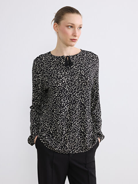 LC WAIKIKI Bağlamalı Yaka Desenli Bluz - S6M660Z8-LQJ