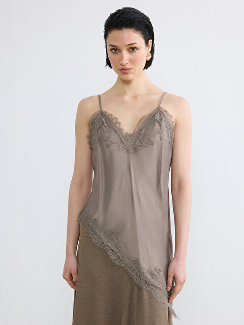 LCW Vision V Yaka Dantel Detaylı İp Askılı Bluz	 - S6M824Z8-EHW