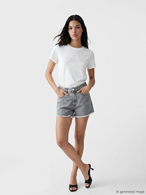 LCW Jeans Püsküllü Taşlı Kadın Jean Şort