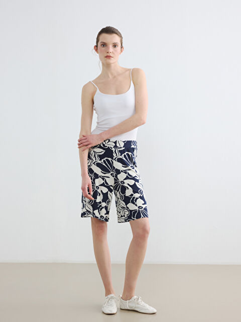 LC WAIKIKI Yüksek Bel Çiçekli Kadın Şortolon